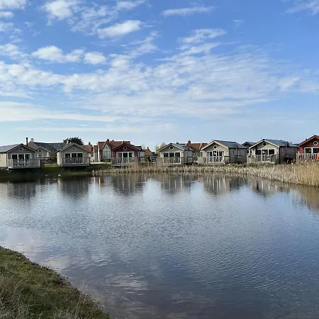 Meadow Shores - Part Of The The Bay Village With Pool, Gym And Direct Access, Pub, Restaurant, Tennis And Meadows Walks Feriehus *